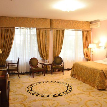 Hotel Royal Florence Chişinau Exteriör bild