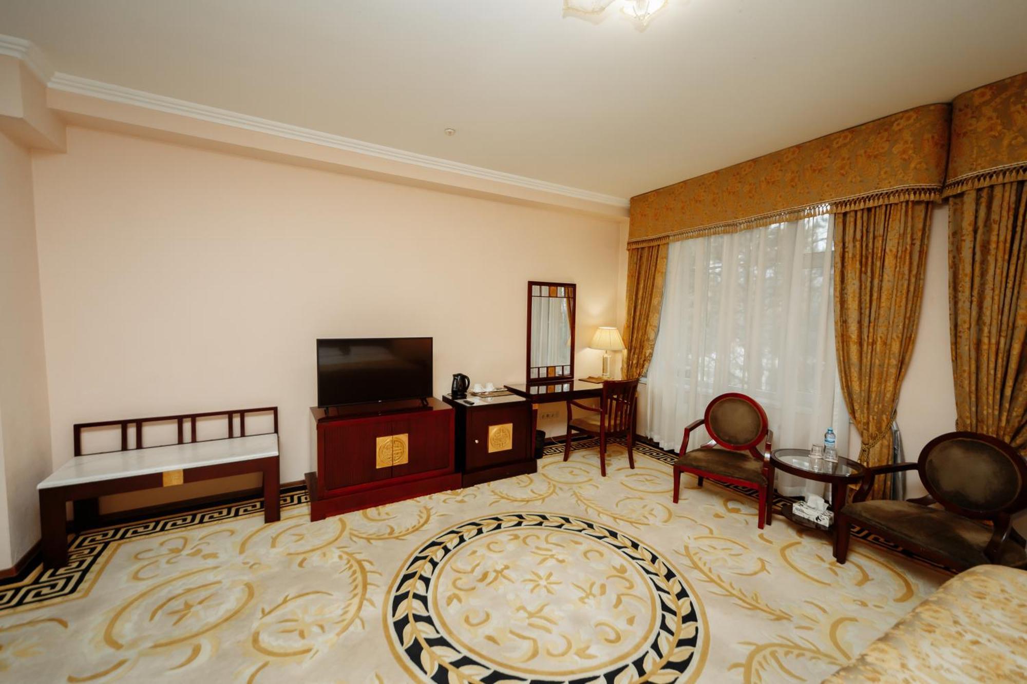 Hotel Royal Florence Chişinau Exteriör bild