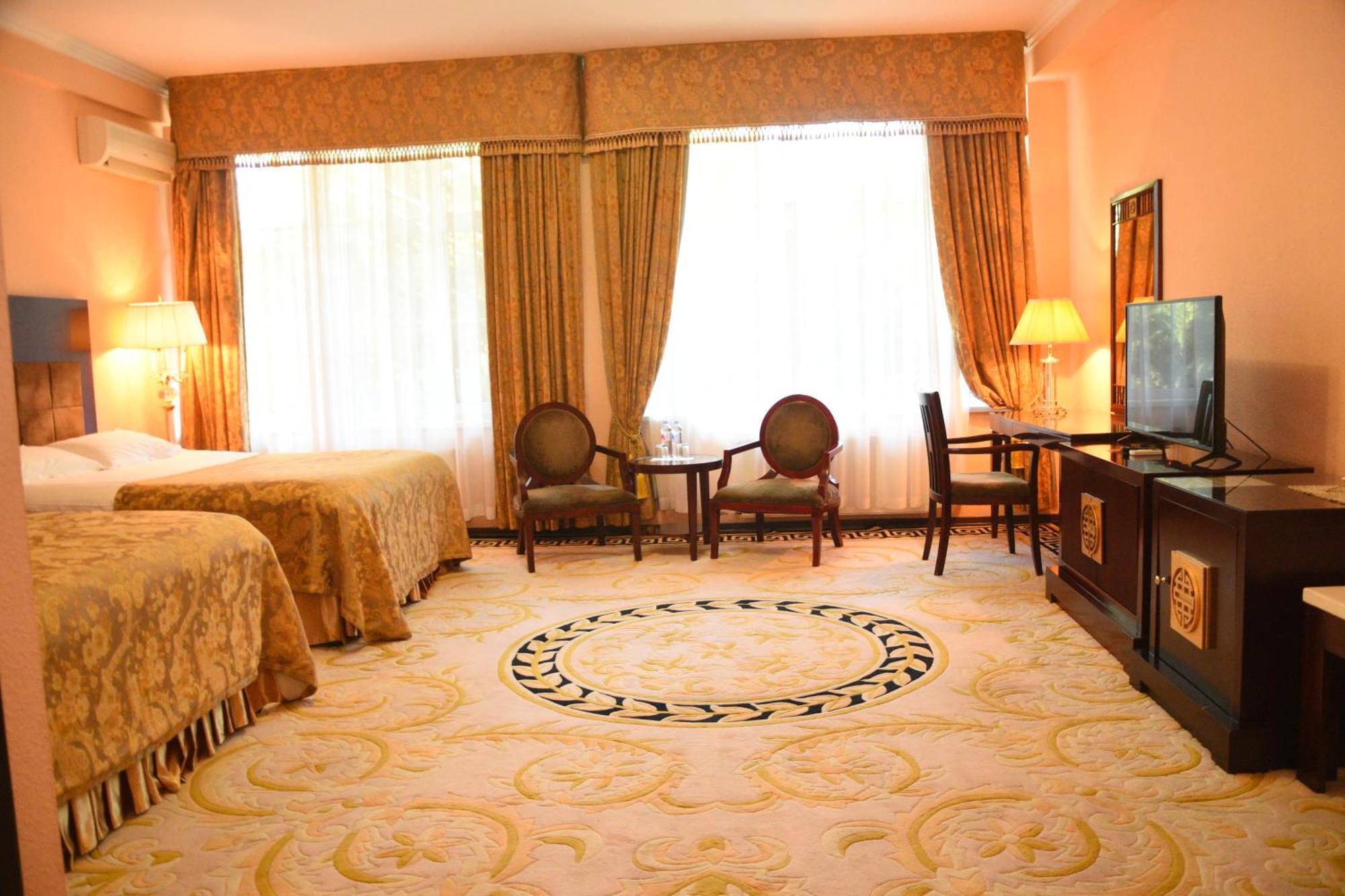 Hotel Royal Florence Chişinau Exteriör bild