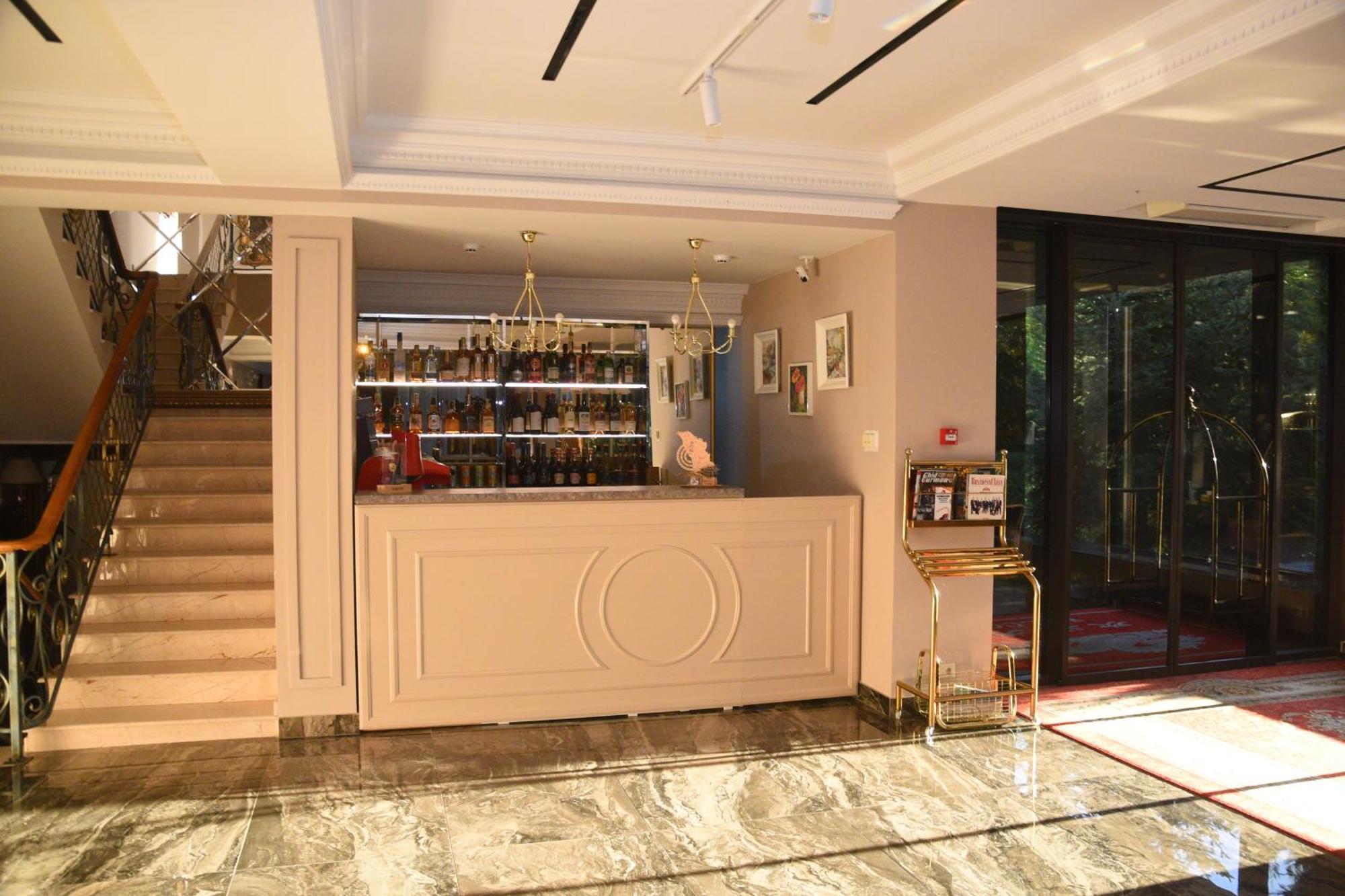 Hotel Royal Florence Chişinau Exteriör bild